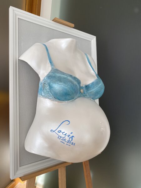 Premium Babybauch Gipsabdruck mit türkisfarbener BH-Optik